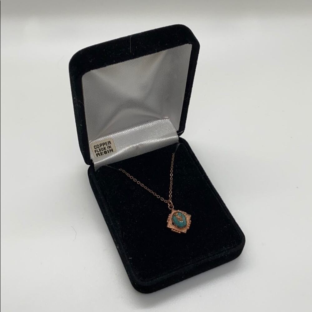 NWOT resin copper necklace